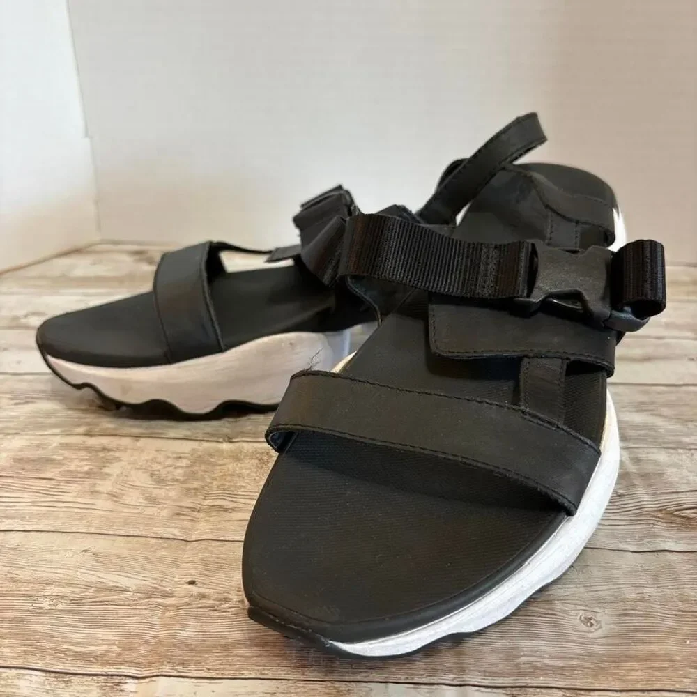 Sorel black platform